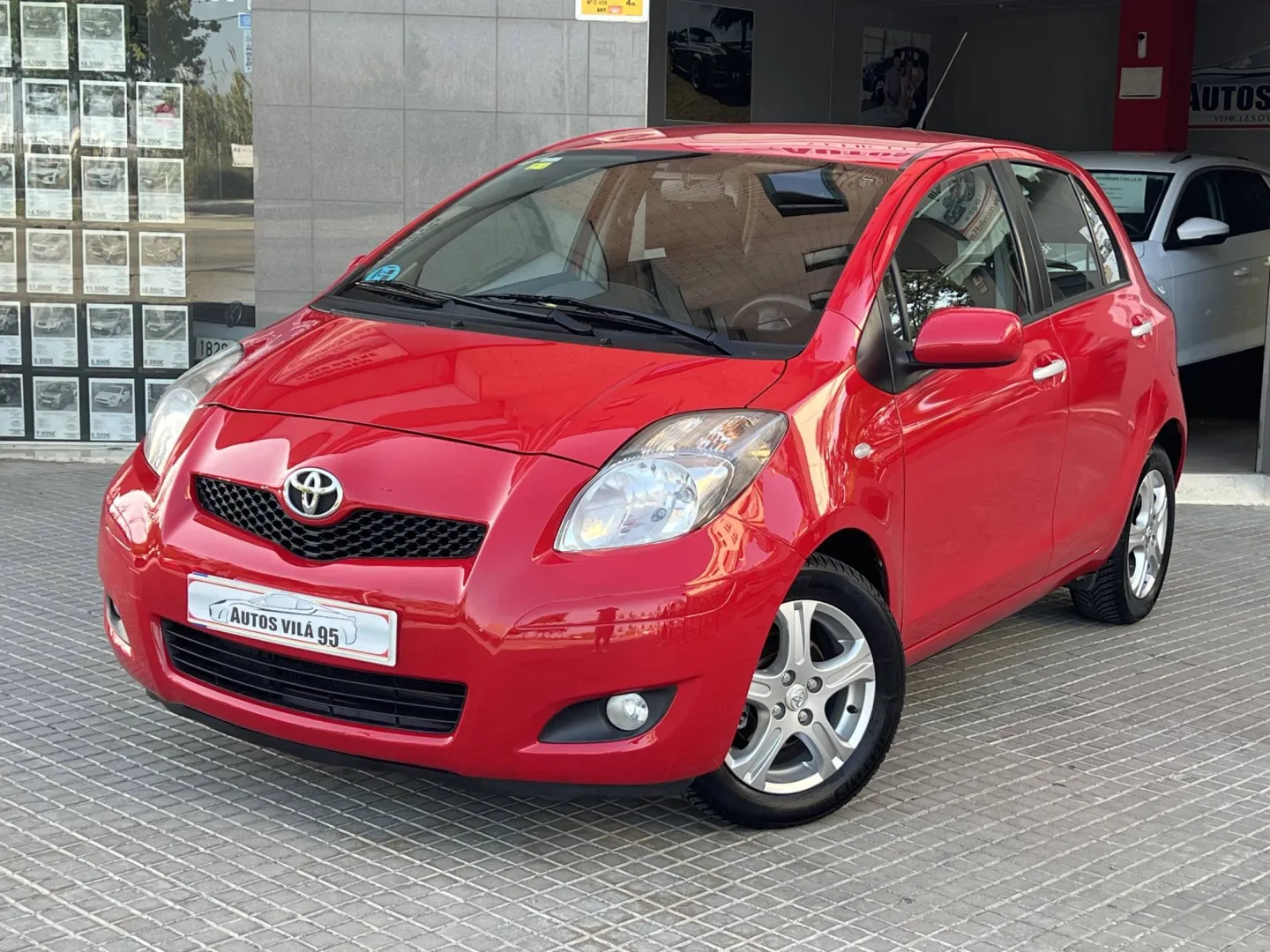 TOYOTA YARIS 1.3 203.000KM 2010