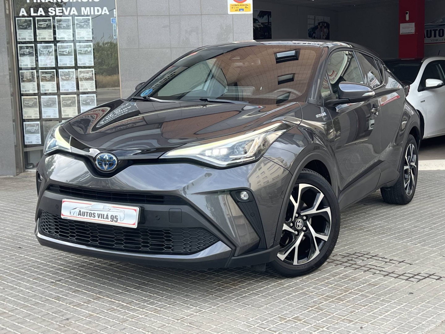 TOYOTA C-HR HYBRID 1.8 122CV 64.000KM 2021