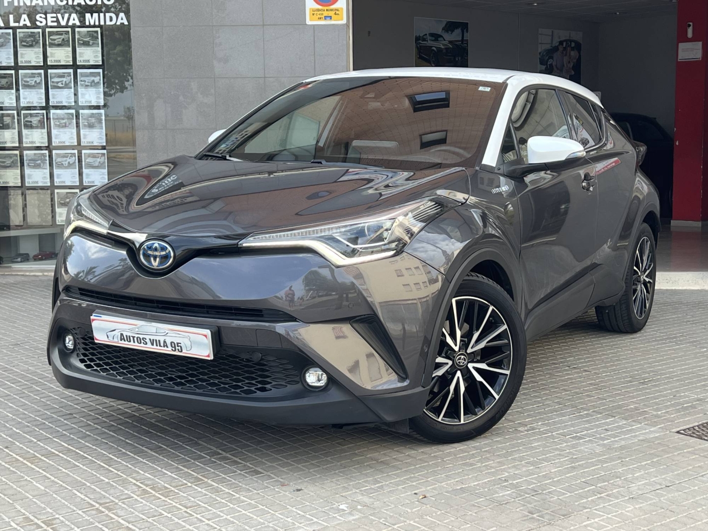 TOYOTA C-HR HYBRID 1.8 122CV 122.000KM 2017