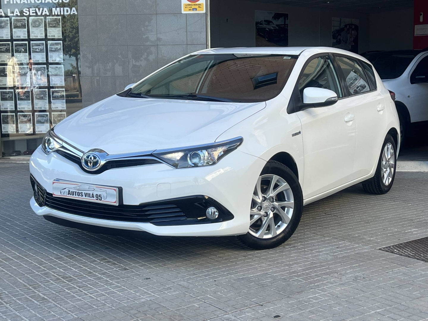 TOYOTA AURIS HYBRID 1.8 136CV 110.000KM 2019